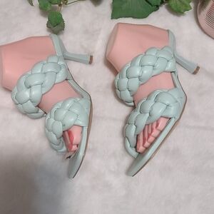 Women's shoes size 8.5